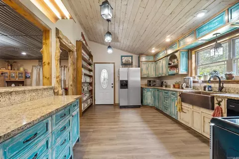 Kitchen - 6486 Highway 7, Bismarck, AR 71929 photo 2 of 5
