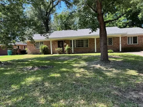 Exterior - 2302 W 40th Ave, Pine Bluff, AR 71603 photo 1 of 1