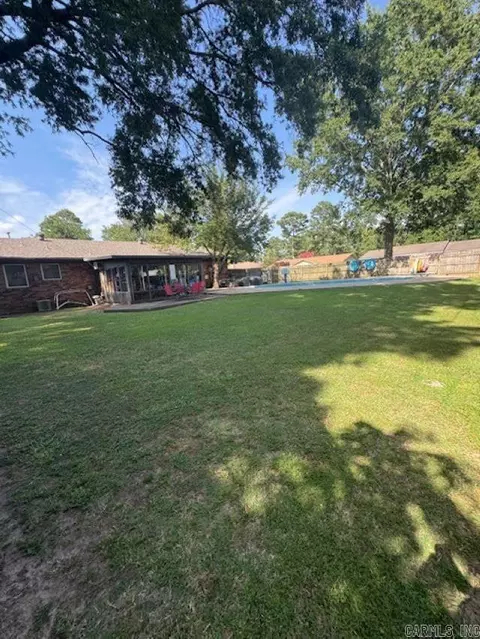 Exterior - 521 E 8th St, Lonoke, AR 72086 photo 7 of 8