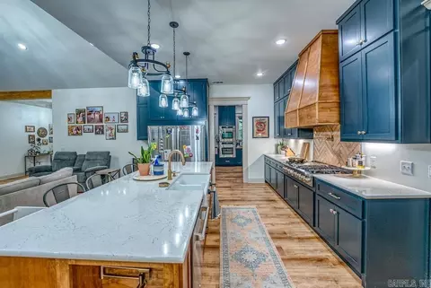Kitchen - 110 Buchanan Dr, Mountain View, AR 72560 photo 2 of 5