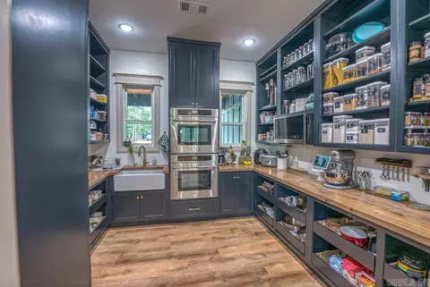 Kitchen - 110 Buchanan Dr, Mountain View, AR 72560 photo 4 of 5