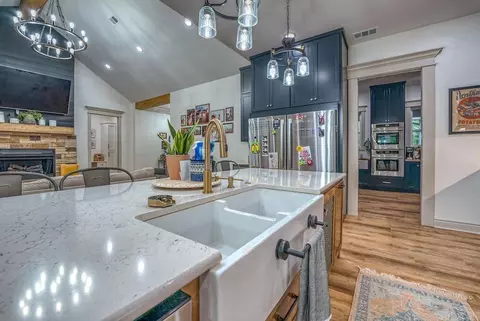 Kitchen - 110 Buchanan Dr, Mountain View, AR 72560 photo 3 of 5