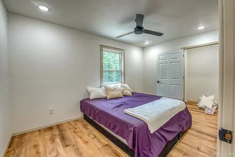 Bedroom - 110 Buchanan Dr, Mountain View, AR 72560 photo 2 of 2
