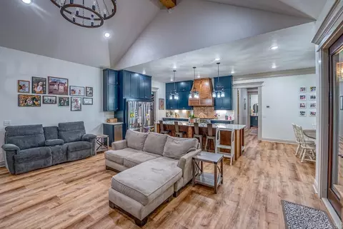 Living - 110 Buchanan Dr, Mountain View, AR 72560 photo 1 of 3