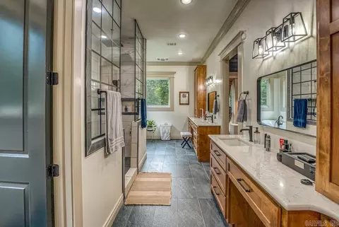 Bath - 110 Buchanan Dr, Mountain View, AR 72560 photo 1 of 6
