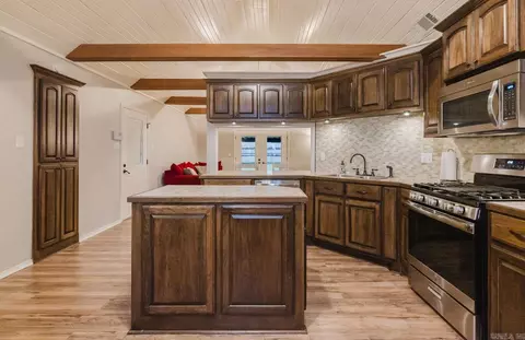 Kitchen - 2501 Brookwood, Benton, AR 72015 photo 2 of 3