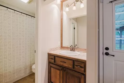 Bath - 2501 Brookwood, Benton, AR 72015 photo 1 of 2