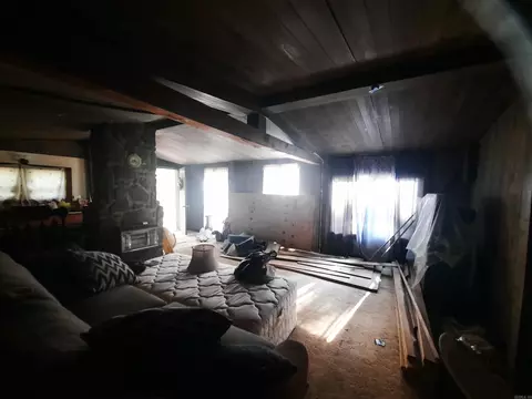 Living - 400 Wolfking Rd, Mountain View, AR 72560 photo 2 of 2
