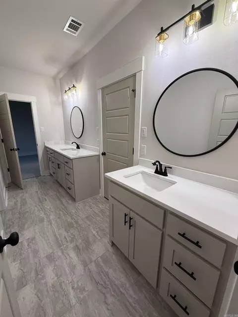 Bath - 9682 Gunter Loop, Benton, AR 72019 photo 4 of 6