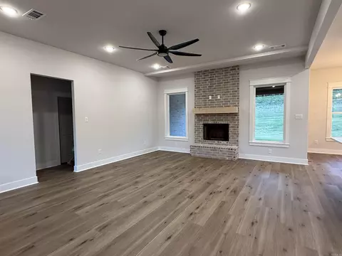 Living - 9682 Gunter Loop, Benton, AR 72019 photo 1 of 2