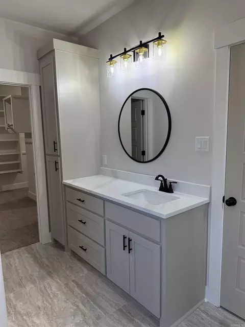 Bath - 9682 Gunter Loop, Benton, AR 72019 photo 3 of 6
