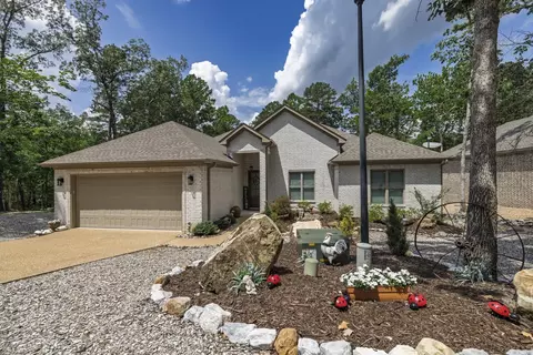 33 Pacifica Cir, Hot Springs Village, AR 71909