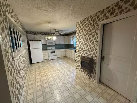 313 N Cherry St, Beebe, AR 72012 photo 3