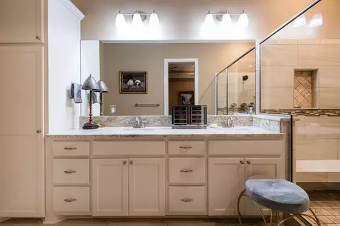 Bath - 3619 Logan Ridge Dr, Bryant, AR 72022 photo 1 of 3