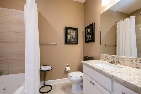 Bath - 3619 Logan Ridge Dr, Bryant, AR 72022 photo 2 of 3