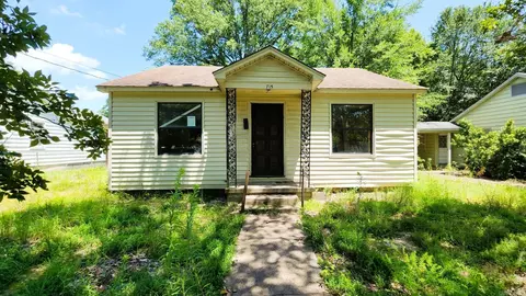 715 Division St, Malvern, AR 72104