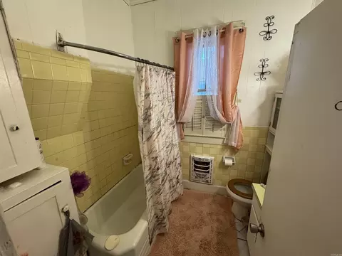 Bath - 1500 W 25th Ave, Pine Bluff, AR 71603 photo 1 of 1