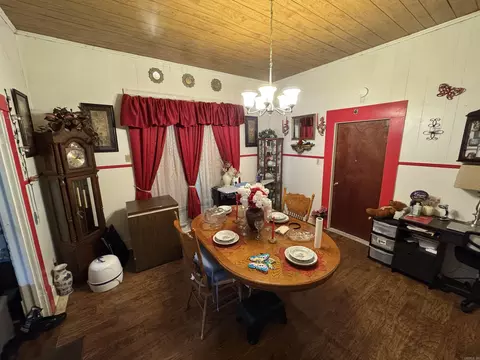 Dining - 1500 W 25th Ave, Pine Bluff, AR 71603 photo 1 of 3