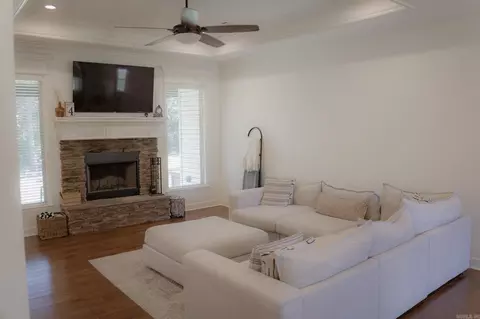 Living - 349 Zoe Ln, Alexander, AR 72002 photo 2 of 2