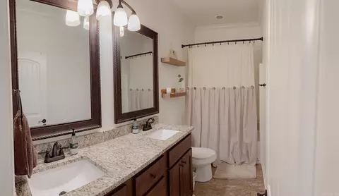 Bath - 349 Zoe Ln, Alexander, AR 72002 photo 4 of 6