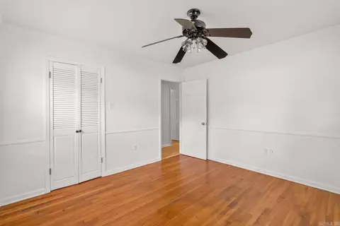 Bedroom - 2521 Robinson Ave, Conway, AR 72034 photo 4 of 6
