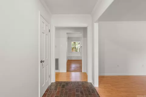 Entry Way - 2521 Robinson Ave, Conway, AR 72034 photo 1 of 1