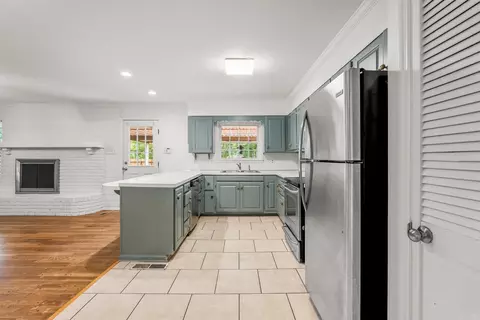 Kitchen - 2521 Robinson Ave, Conway, AR 72034 photo 1 of 3