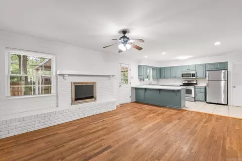 Living - 2521 Robinson Ave, Conway, AR 72034 photo 7 of 7