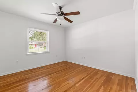 Bedroom - 2521 Robinson Ave, Conway, AR 72034 photo 1 of 6