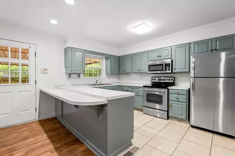 Kitchen - 2521 Robinson Ave, Conway, AR 72034 photo 2 of 3