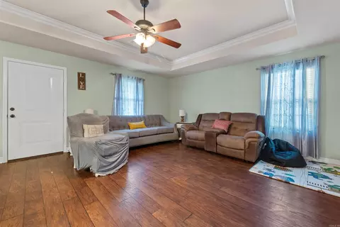 513 Saint Charles Ct, Haskell, AR 72015 photo 4