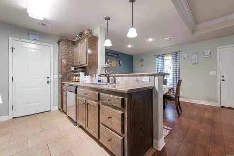 513 Saint Charles Ct, Haskell, AR 72015 photo 10