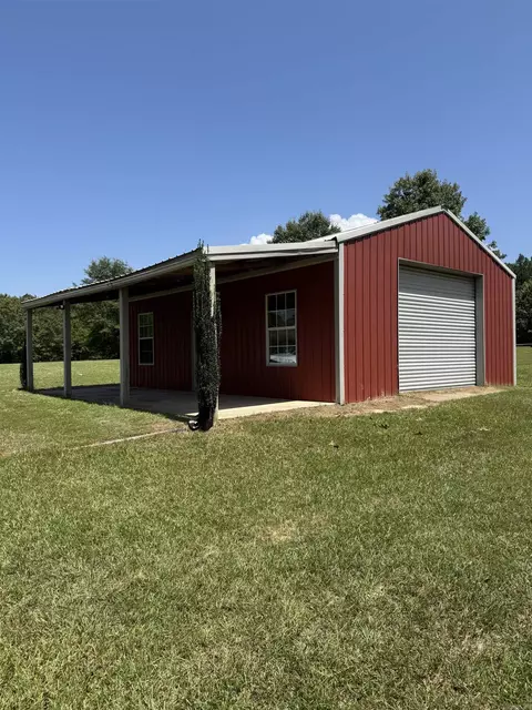 Exterior - 6583 Holcomb Ln, Pine Bluff, AR 71603 photo 7 of 10