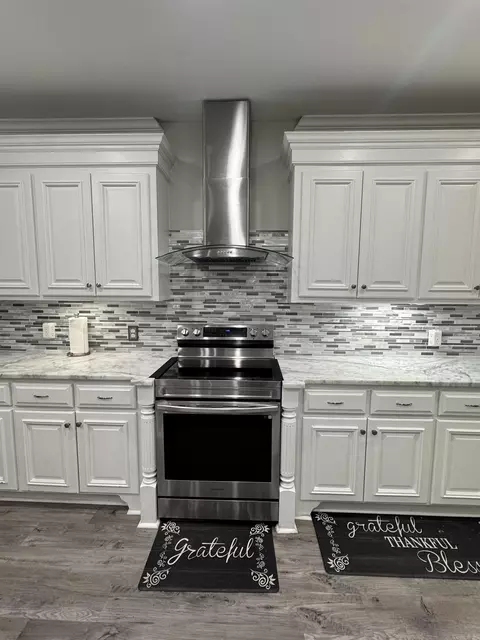 Kitchen - 6583 Holcomb Ln, Pine Bluff, AR 71603 photo 4 of 9