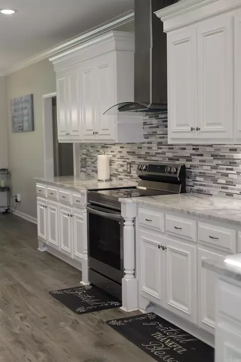 Kitchen - 6583 Holcomb Ln, Pine Bluff, AR 71603 photo 2 of 9