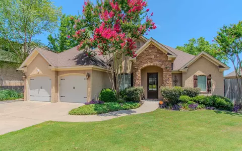 3611 Robinwood Cir, Bryant, AR 72022