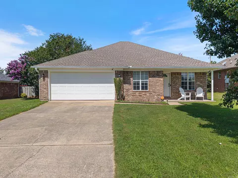 4 Whispering Wind Cir, Vilonia, AR 72173 photo 1