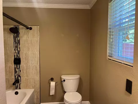 Bath - 7200 Nell Dr, Pine Bluff, AR 71603 photo 2 of 5