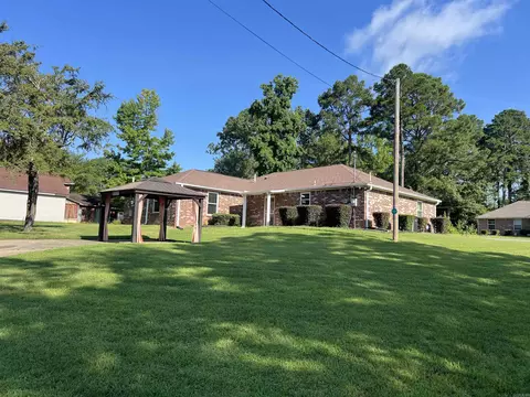 Exterior - 7200 Nell Dr, Pine Bluff, AR 71603 photo 4 of 5