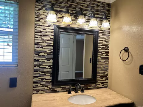 Bath - 7200 Nell Dr, Pine Bluff, AR 71603 photo 1 of 5
