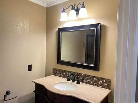 Bath - 7200 Nell Dr, Pine Bluff, AR 71603 photo 4 of 5