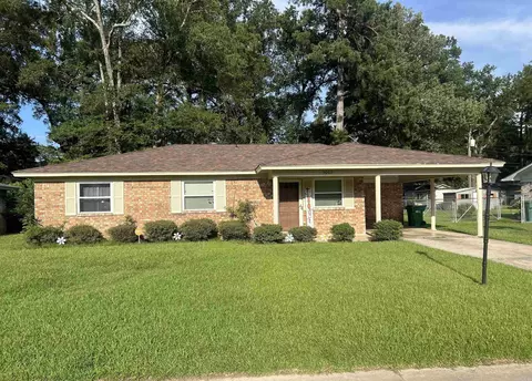 3007 Taylor Dr, Pine Bluff, AR 71601 photo 1