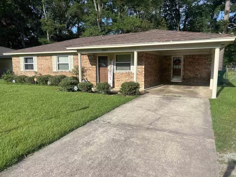 3007 Taylor Dr, Pine Bluff, AR 71601 photo 2