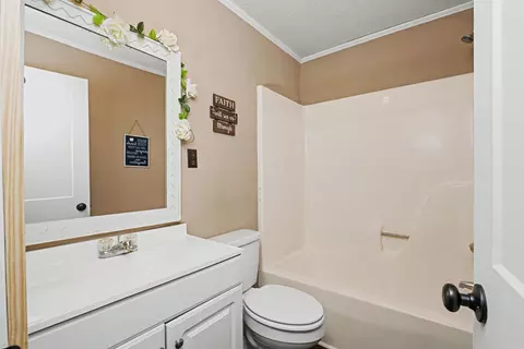 Bath - 6740 Rayhan Rd, Pine Bluff, AR 71603 photo 1 of 3