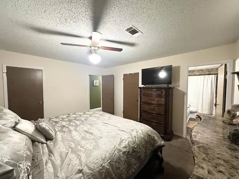 Bedroom - 2005 Wellington Dr, Pine Bluff, AR 71603 photo 2 of 4
