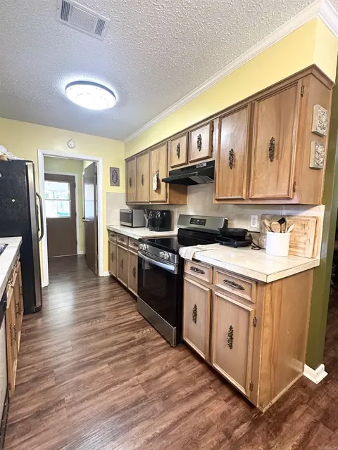 Kitchen - 2005 Wellington Dr, Pine Bluff, AR 71603 photo 1 of 2