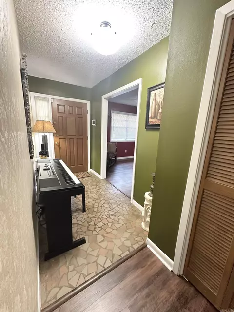 Entry Way - 2005 Wellington Dr, Pine Bluff, AR 71603 photo 1 of 1