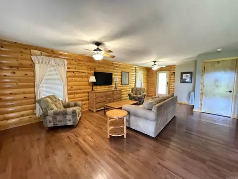 Living - 22 Sylamore Vis, Mountain View, AR 72560 photo 4 of 5