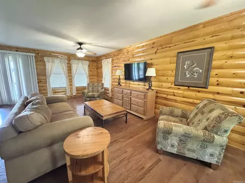 Living - 22 Sylamore Vis, Mountain View, AR 72560 photo 1 of 5