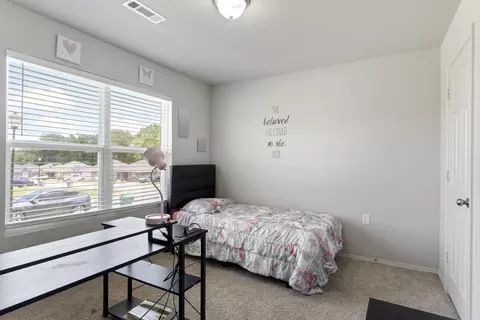 Bedroom - 7017 Woodsgate Cv, Alexander, AR 72002 photo 1 of 7